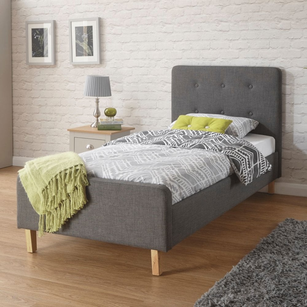 Guest Bedroom Essentials: How to Build the Ideal Spare Room