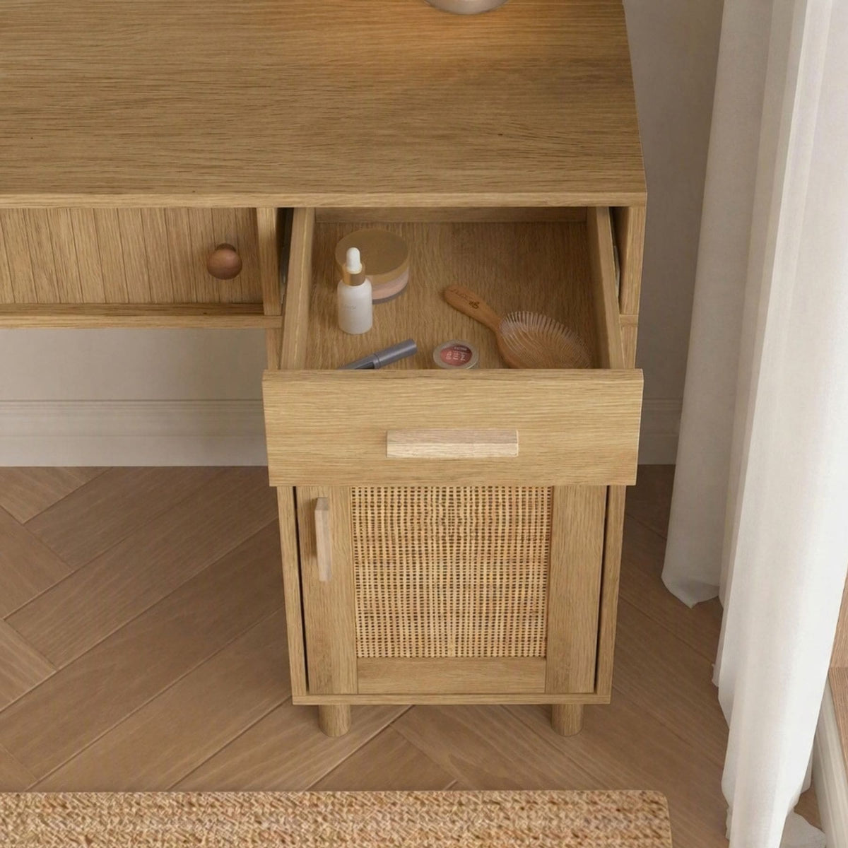 Helmston Dressing Table with Mirror